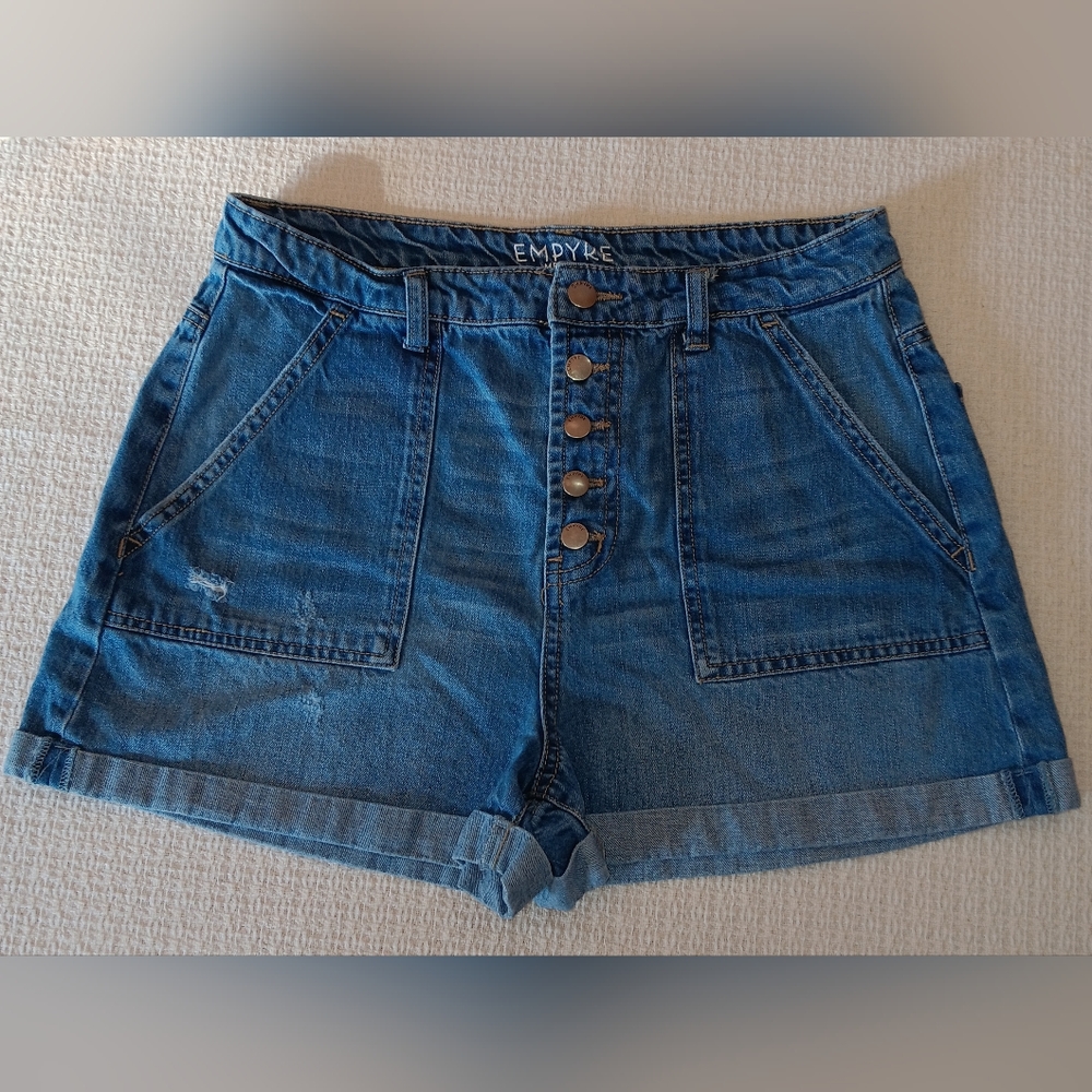 Empyre Junior's Melanie Button Fly Medium Wash Cuffed Jean Shorts - Size 9